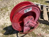 RETRACTABLE HOSE REEL