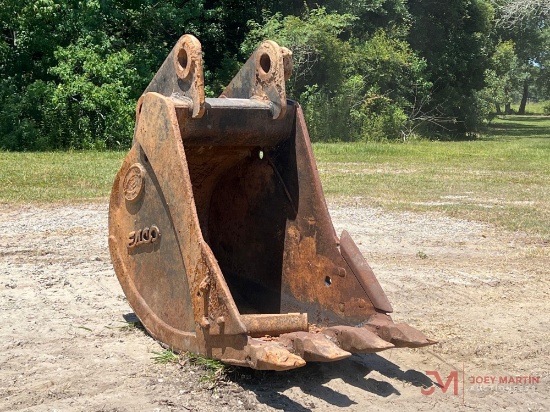 EACO 24" EXCAVATOR TOOTH BUCKET WITH SIDE CUTTERS