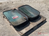 CONTENTS OF PALLET, NUMEROUS REAR GLASS INSERTS FOR BOBCAT SKID STEER