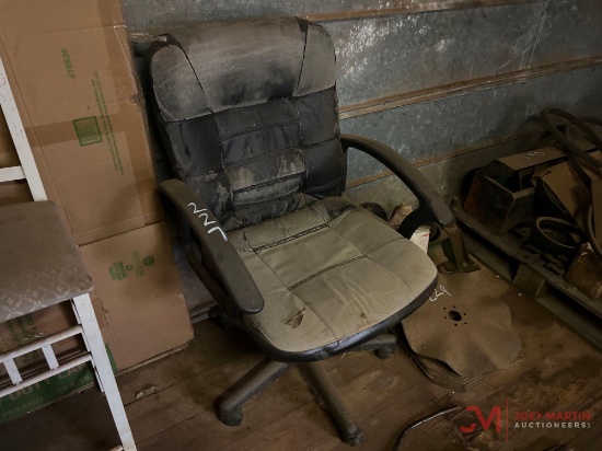 OFFICE CHAIR