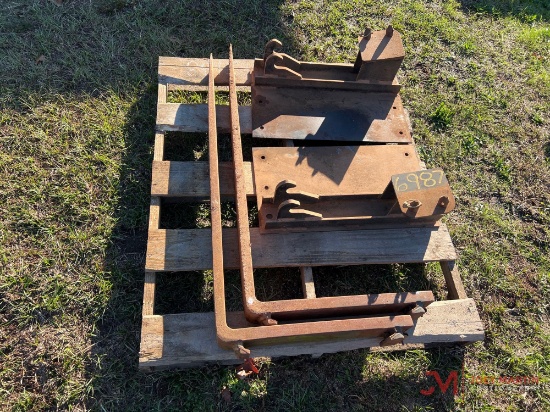 JD FRONT COUPLER, (2) FORKS
