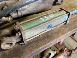 JOHN DEERE HYDRAULIC CYLINDER (NO HOSES)