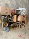 CONTENTS OF PALLET MASON JARS, ANTIQUE GLASS BOTTLES AND TOYS