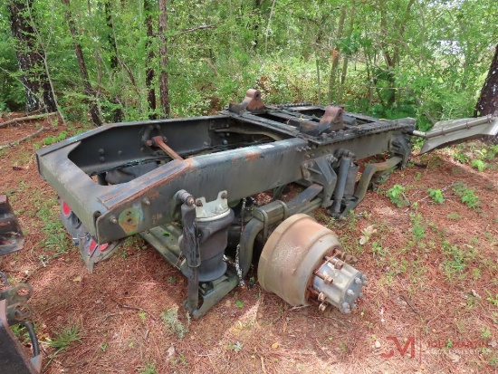 MACK AXLE ASSEMBLY WITH FIFTH WHEEL MOUNT