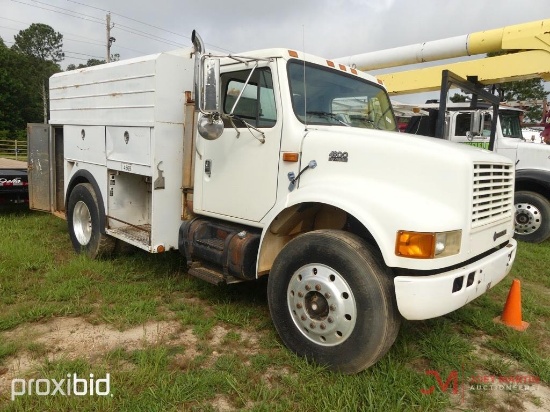 1993 INTERNATIONAL 4900 SERVICE TRUCK