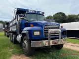 2001 MACK RD688S TRI-AXLE DUMP TRUCK