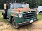 INTERNATIONAL HARVESTER FLAT BED/DUMP TRUCK