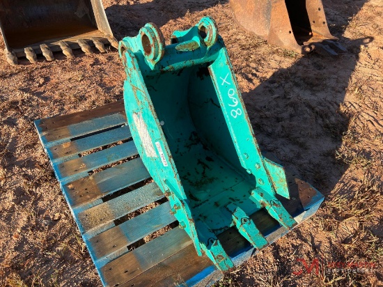 20" EXCAVATOR TOOTH BUCKET WITH SIDE CUTTERS