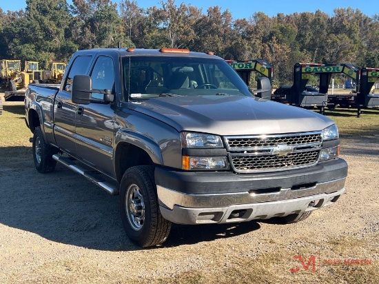 2006 CHEVROLET 2500HD PICK UP TRUCK