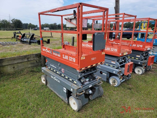 2018 SKYJACK SJIII...3219 ELECTRIC SCISSOR LIFT