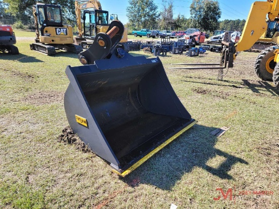 NEW/UNUSED 72" HYDRAULIC TILTING CLEAN OUT BUCKET, 90MM PINS