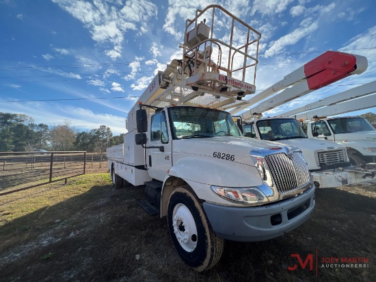 2006 INTERNATIONAL 4300 BOOM TRUCK