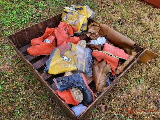 CRATE OF VARIOUS RUBBER BOOTS