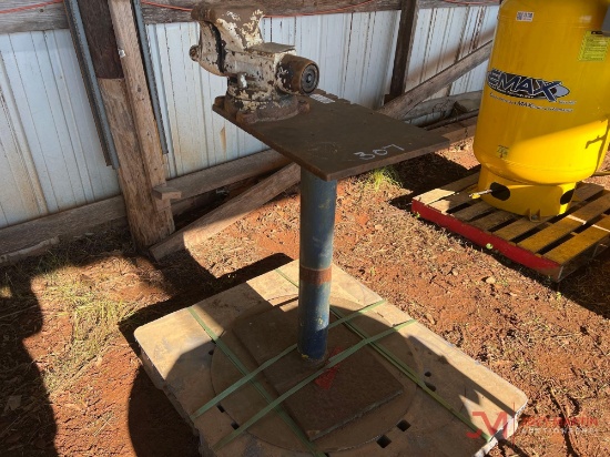 WELDING TABLE