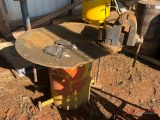 WELDING TABLE WITH VISE