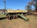 JOHN DEERE 7000 PULL TYPE PLANTERS