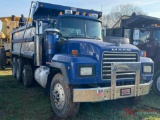 2001 MACK RD688S TRI-AXLE DUMP TRUCK