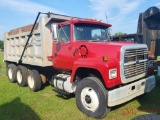 1994 FORD TRI-AXLE DUMP TRUCK