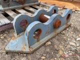 EXCAVATOR THUMB MOUNT PLATE