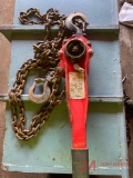 DAYTON1 1/2 TON LEVER CHAIN HOIST, (PIC IS A SAMPLE, ITEMS MAY VARY IN CONDITION)