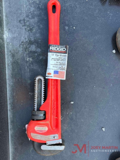(1) 18" HEAVY DUTY PIPE WRENCH