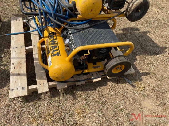 DEWALT 4.5 GALLON 200 PSI ELECTRIC AIR COMPRESSOR