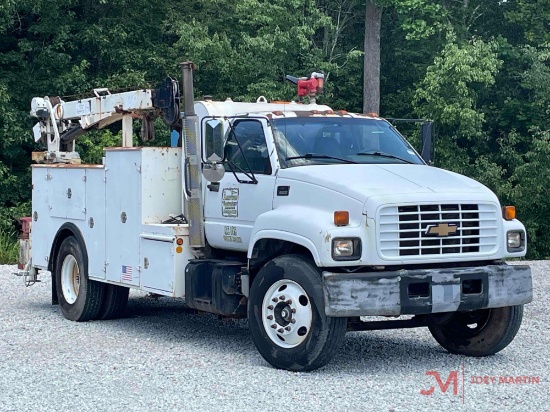 2001 CHEVROLET C6500 4X2 S/A SERVICE TRUCK W/ CRANE
