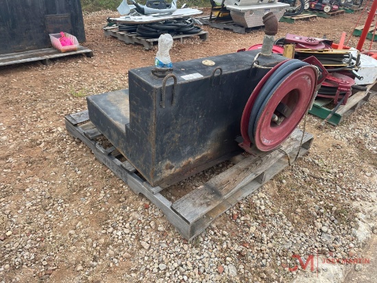 L SHAPED AUX. FUEL TANK W/ HOSE REEL