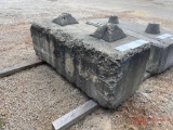 (1) 6' X 2' CONCRETE BARRIER