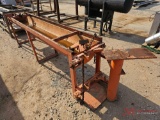 METAL PIPE CUTTING STAND