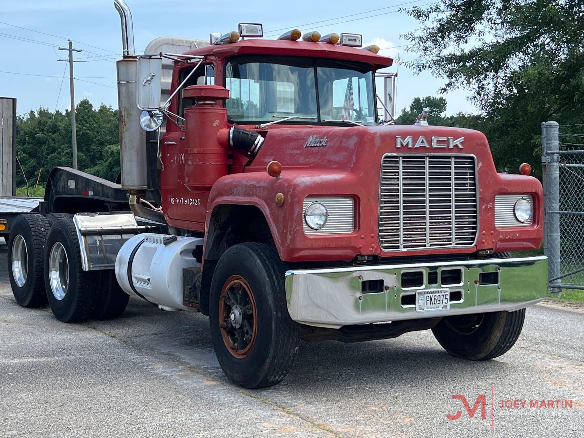1982 MACK R686ST DAY CAB TRUCK TRACTOR | Proxibid