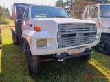 1992 FORD F700 S/A FLATBED TRUCK