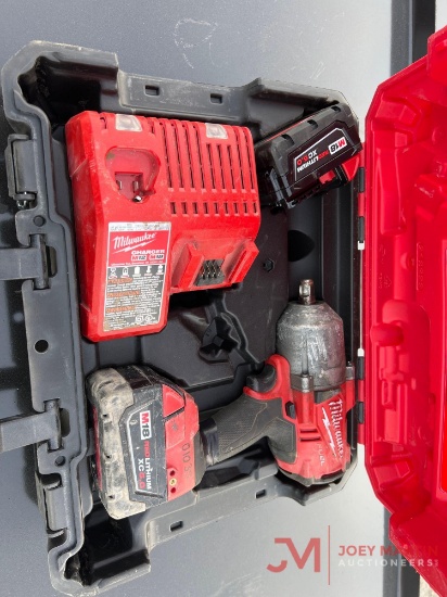 MILWAUKEE M18 FUEL 1/2" DRIVE BATTERY IMPACT