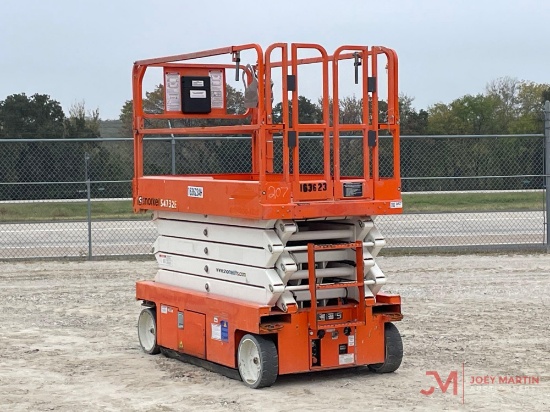 2015 SNORKEL S4732E ELECTRIC SCISSOR LIFT