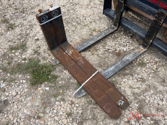 42" FORKS WITH BACKING PLATE MOUNTS