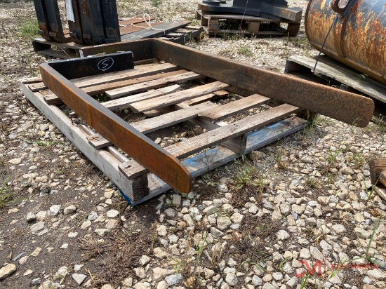 (1) 60" FORK WITH BACKING PLATE MOUNTS, (1) 48" FORK WITH BACKING PLATE MOUNT