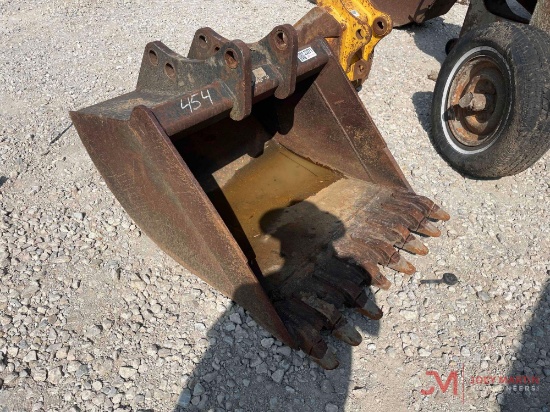 36" BACKHOE TOOTH BUCKET