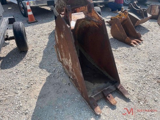 24" BACKHOE TOOTH BUCKET