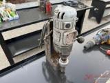 BLACK & DECKER MAGNETIC DRILL