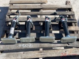 (4) 3000LB JACKS