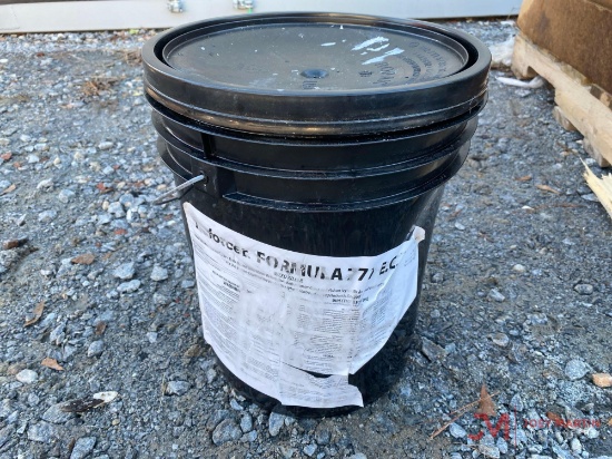 5 GALLON BUCKET OF ZEP FORMULA 777 WEED KILLER