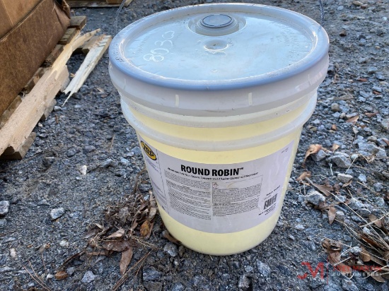 5 GALLON BUCKET OF ZEP ROUND ROBBIN DEGREASER