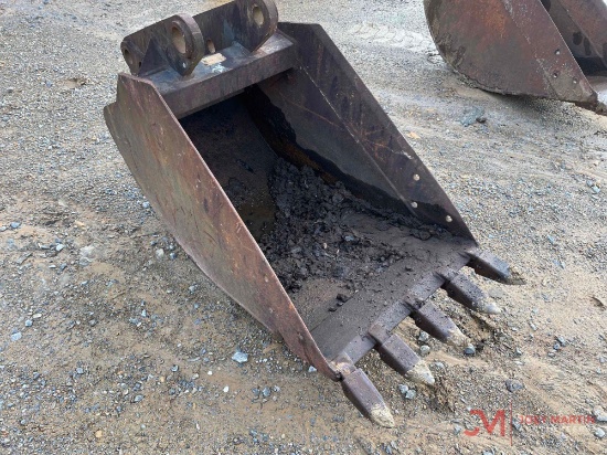 24"... BACKHOE TOOTH BUCKET