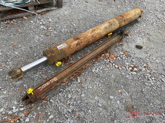 (2) HYDRAULIC CYLINDERS