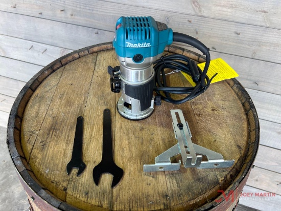 MAKITA RT0701C ELECTRIC ROUTER