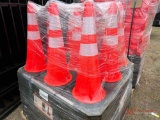 (25) NEW REFLECTIVE SAFETY CONES