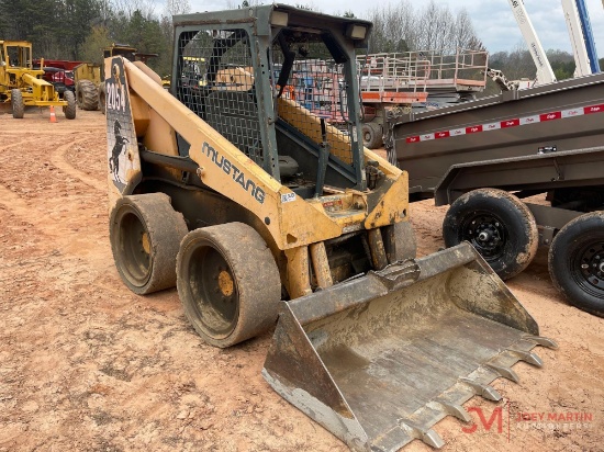 MUSTANG 2054 SKID LOADER