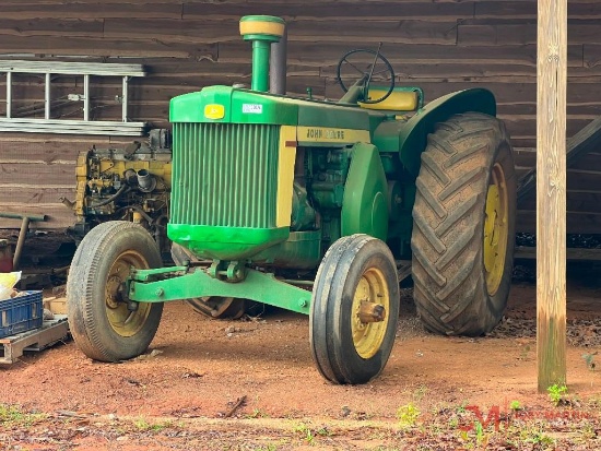 JOHN DEERE 820 AG TRACTOR