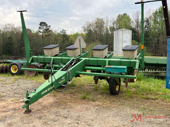 JOHN DEERE 7000 4 ROW PLANTER