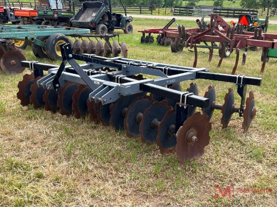 TITAN 7424 9' DISC HARROW